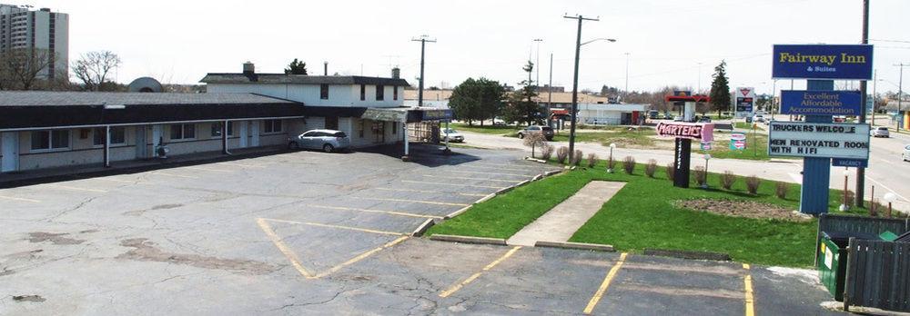 Fairway Inn & Suites Kitchener Exterior photo